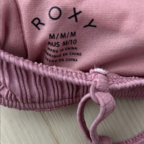 🌺Like New Roxy Ribbed Bikini Set - Picture 6 of 6